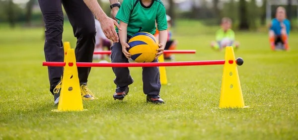 在争议中持续走向热卖！国产剧情卡牌游戏《苏丹的游戏》首周售出25万份